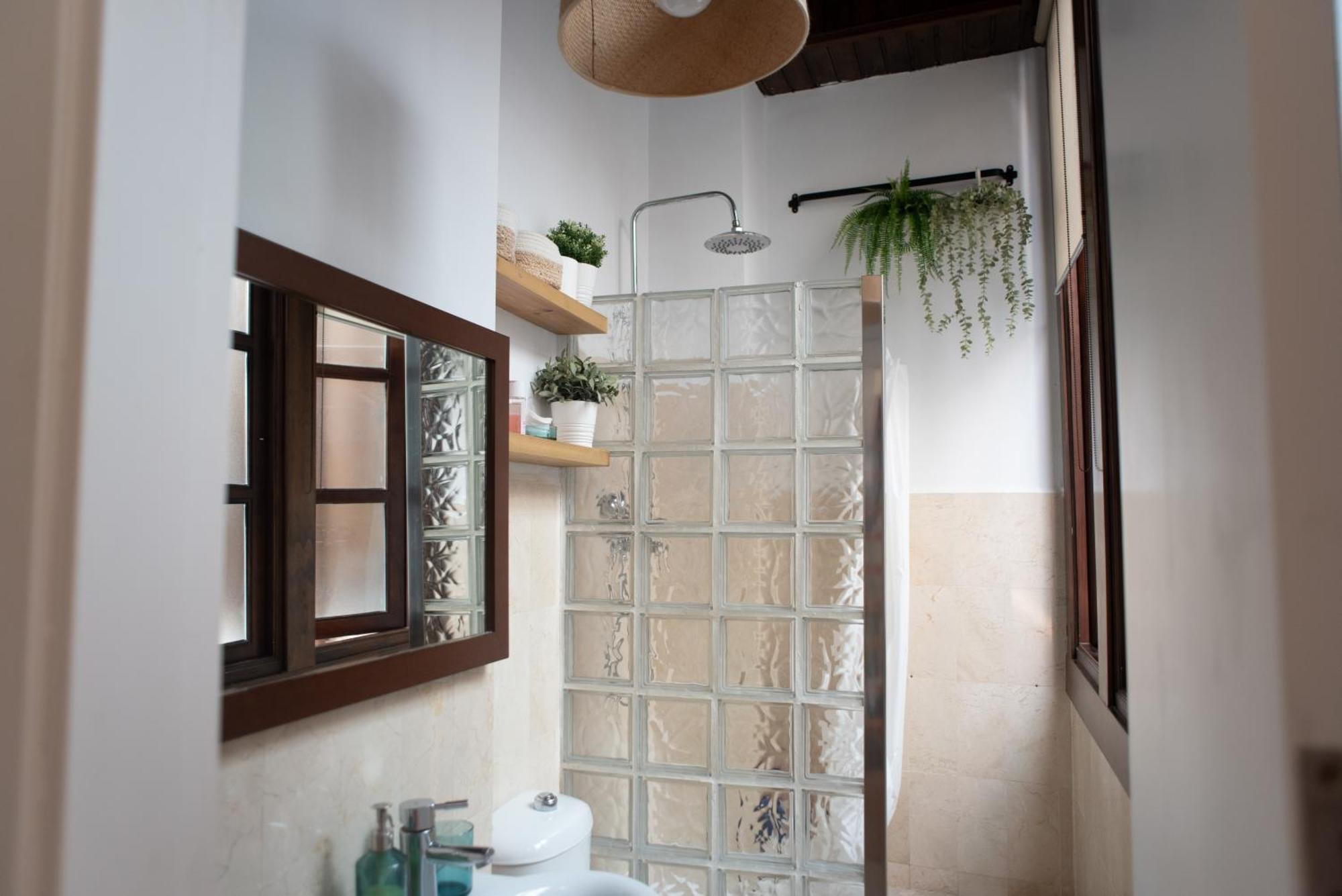 Cozy & Quiet Apartment In The Center Малага Екстериор снимка