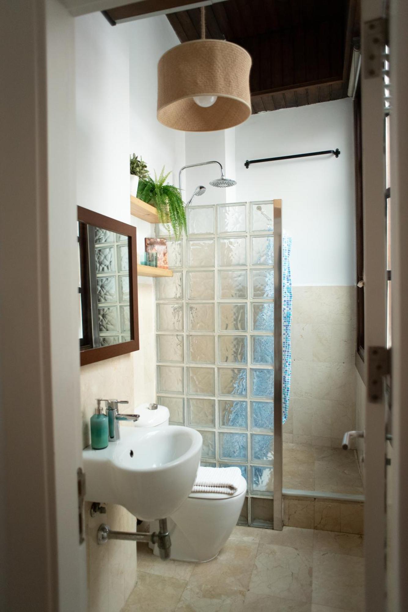 Cozy & Quiet Apartment In The Center Малага Екстериор снимка